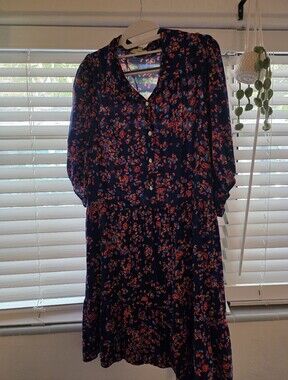 Loralette 18/20 Floral Dress with pockets and collar.